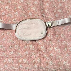 Lululemon fleece belt bag